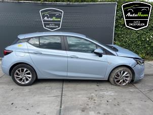 Opel Astra K 1.6 CDTI 136 16V Épave (2018, Léger, Bleu)
