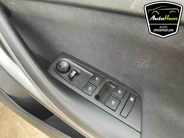 Opel Astra K Sports Tourer 1.0 ECOTEC Direct Injection Turbo 12V Épave (2019, Gris argenté)