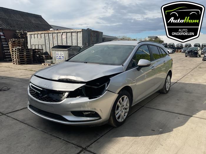 Opel Astra K Sports Tourer 1.0 ECOTEC Direct Injection Turbo 12V Épave (2019, Gris argenté)