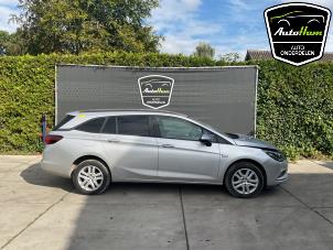 Opel Astra K Sports Tourer 1.0 ECOTEC Direct Injection Turbo 12V Épave (2019, Gris argenté)
