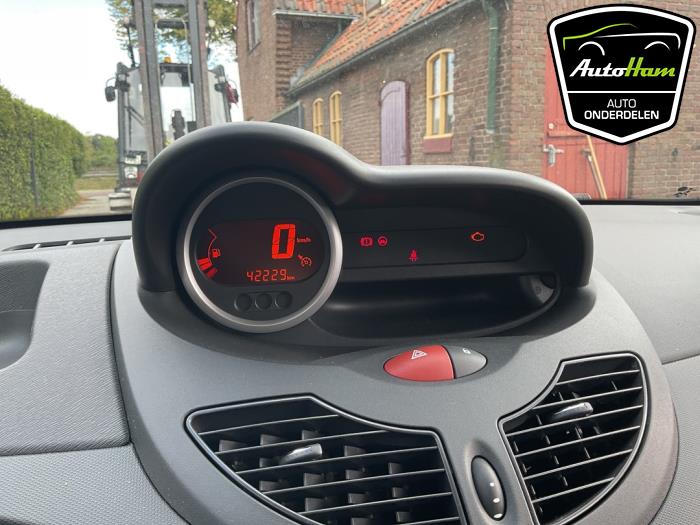 Renault Twingo II 1.2 16V Samochód złomowany (2013, Bialy)
