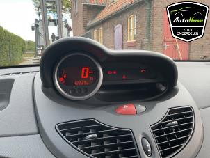 Renault Twingo II 1.2 16V Samochód złomowany (2013, Bialy)
