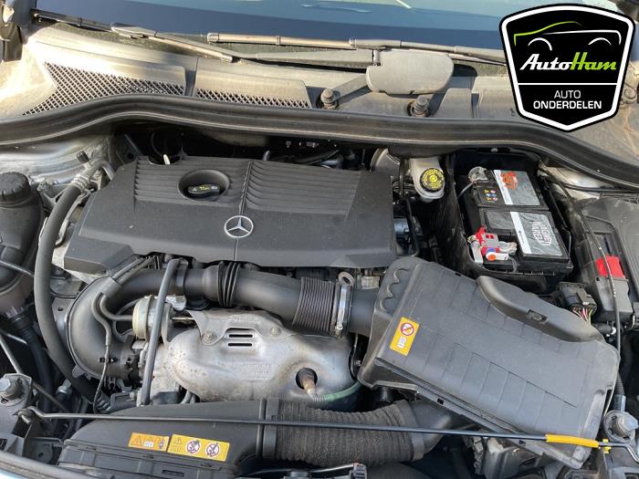 Mercedes B 1.6 B-200 BlueEFFICIENCY Turbo 16V Épave (2014, Gris)