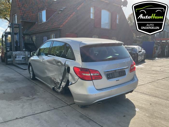 Mercedes B 1.6 B-200 BlueEFFICIENCY Turbo 16V Épave (2014, Gris)