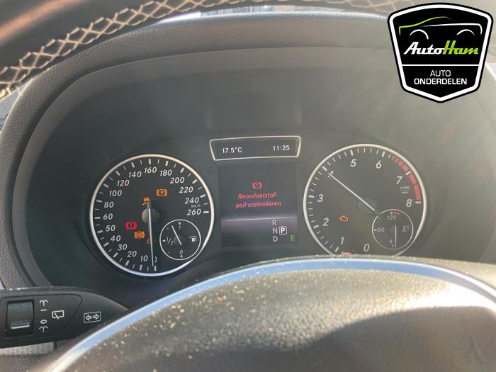 Mercedes B 1.6 B-200 BlueEFFICIENCY Turbo 16V Épave (2014, Gris)