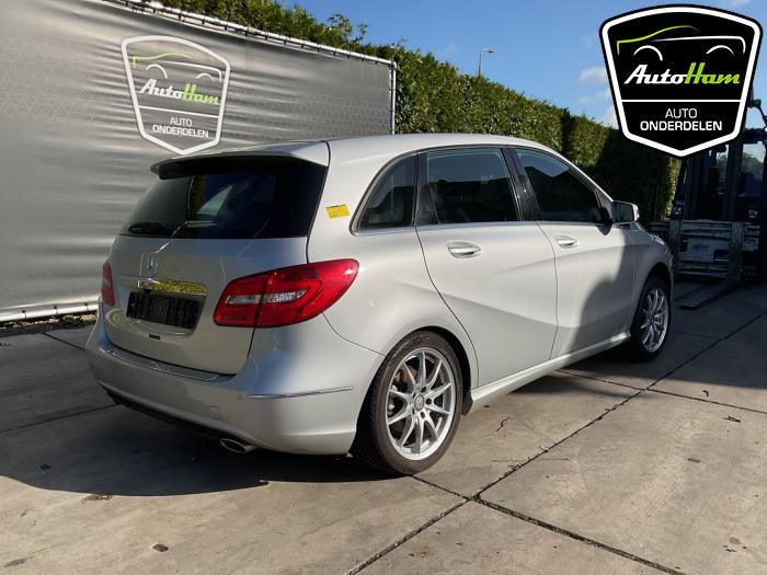 Mercedes B 1.6 B-200 BlueEFFICIENCY Turbo 16V Épave (2014, Gris)