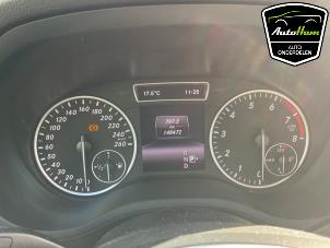 Mercedes B 1.6 B-200 BlueEFFICIENCY Turbo 16V Épave (2014, Gris)