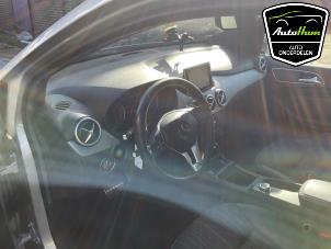 Mercedes B 1.6 B-200 BlueEFFICIENCY Turbo 16V Épave (2014, Gris)