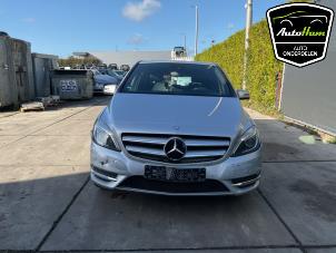 Mercedes B 1.6 B-200 BlueEFFICIENCY Turbo 16V Épave (2014, Gris)