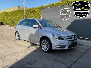 Mercedes B 1.6 B-200 BlueEFFICIENCY Turbo 16V Épave (2014, Gris)