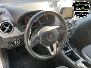 Mercedes B 1.6 B-200 BlueEFFICIENCY Turbo 16V Épave (2014, Gris)