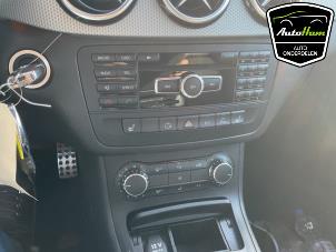 Mercedes B 1.6 B-200 BlueEFFICIENCY Turbo 16V Épave (2014, Gris)