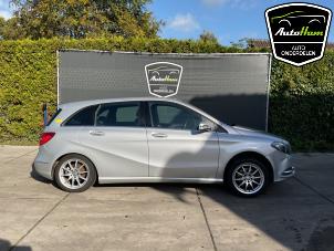 Mercedes B 1.6 B-200 BlueEFFICIENCY Turbo 16V Épave (2014, Gris)