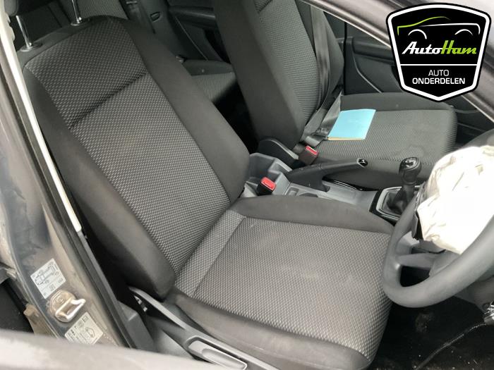 Volkswagen T-Cross 1.0 TSI 95 12V Skrotfordon (2020, GRIJS)