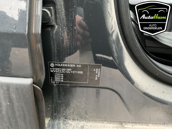 Volkswagen T-Cross 1.0 TSI 95 12V Skrotfordon (2020, GRIJS)