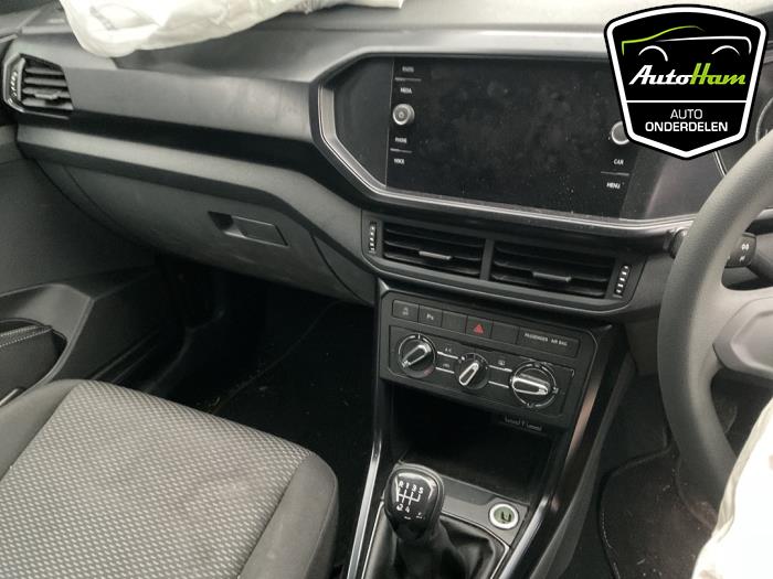 Volkswagen T-Cross 1.0 TSI 95 12V Skrotfordon (2020, GRIJS)