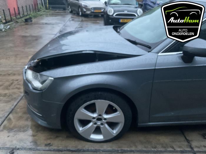 Audi A3 Sportback 1.4 TFSI 16V Épave (2015, Foncé, Gris)