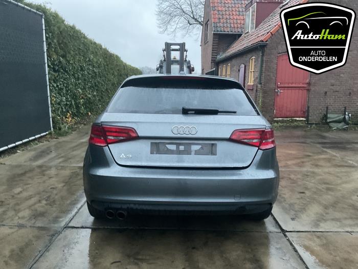 Audi A3 Sportback 1.4 TFSI 16V Épave (2015, Foncé, Gris)