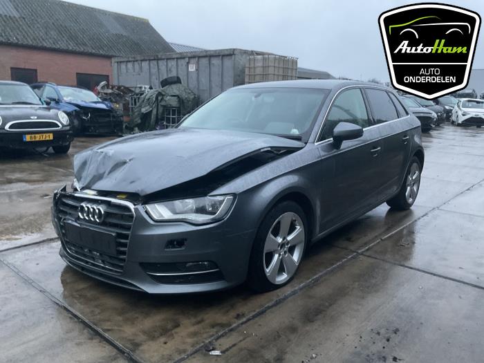 Audi A3 Sportback 1.4 TFSI 16V Épave (2015, Foncé, Gris)