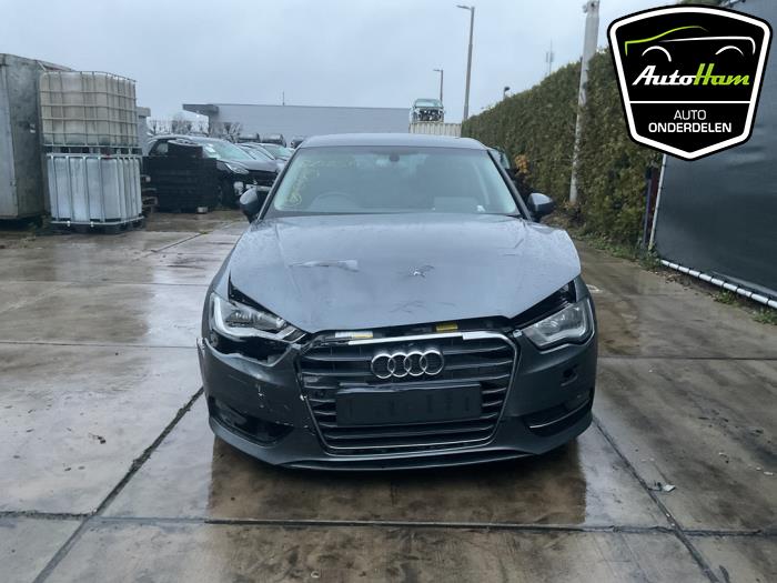 Audi A3 Sportback 1.4 TFSI 16V Épave (2015, Foncé, Gris)