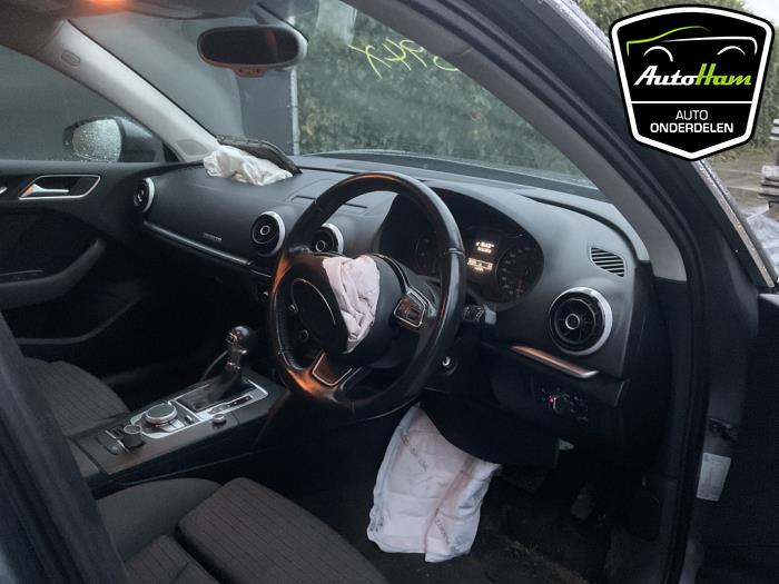 Audi A3 Sportback 1.4 TFSI 16V Épave (2015, Foncé, Gris)