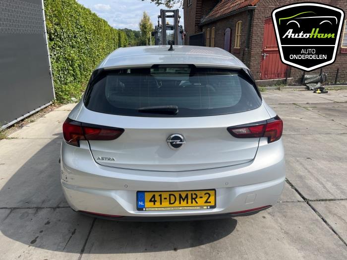 Opel Astra K 1.6 CDTI 110 16V Épave (2018, Gris argenté)