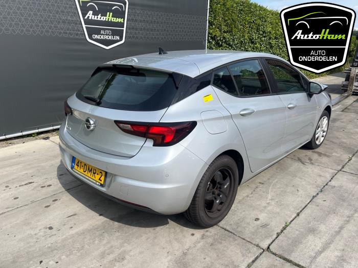 Opel Astra K 1.6 CDTI 110 16V Épave (2018, Gris argenté)