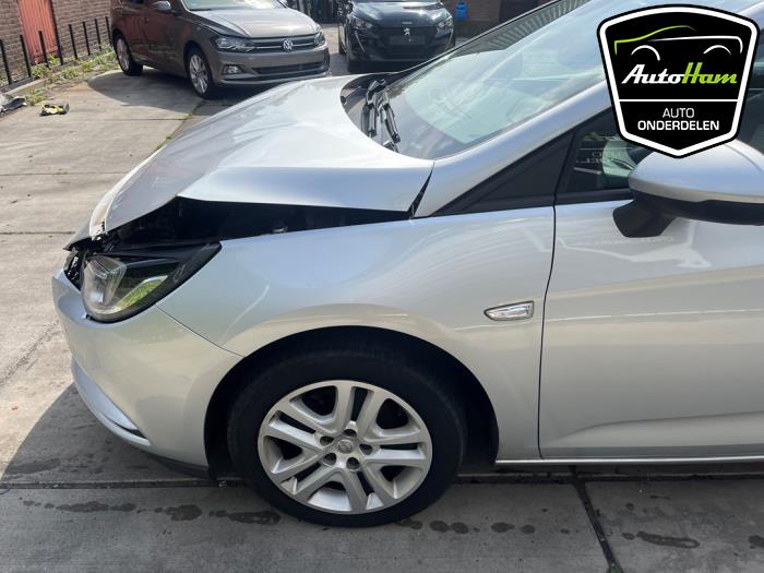 Opel Astra K 1.6 CDTI 110 16V Épave (2018, Gris argenté)