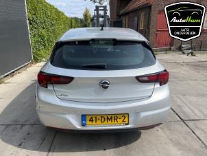 Opel Astra K 1.6 CDTI 110 16V Épave (2018, Gris argenté)