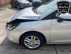 Opel Astra K 1.6 CDTI 110 16V Épave (2018, Gris argenté)