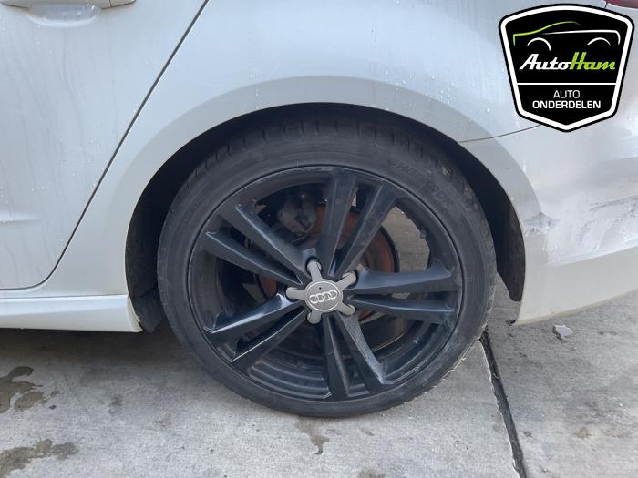 Audi A3 Sportback 1.6 TDI Ultra 16V Épave (2015, Blanc)