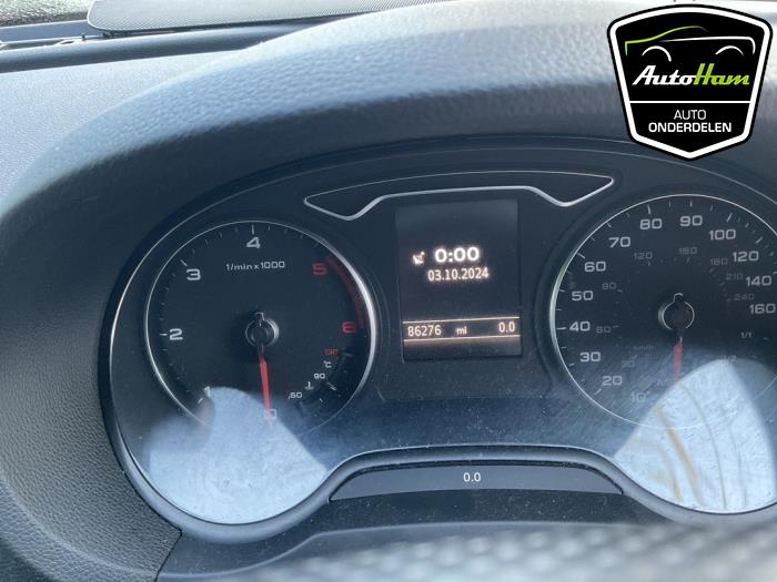 Audi A3 Sportback 1.6 TDI Ultra 16V Épave (2015, Blanc)