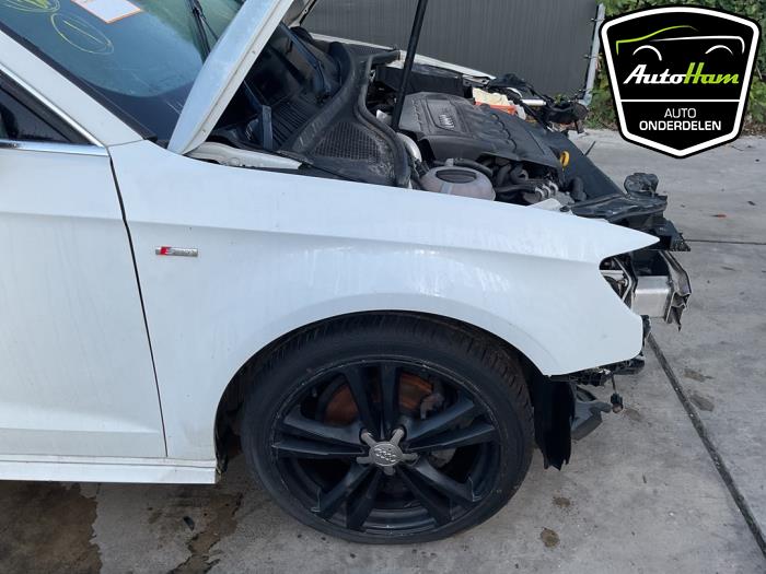 Audi A3 Sportback 1.6 TDI Ultra 16V Épave (2015, Blanc)