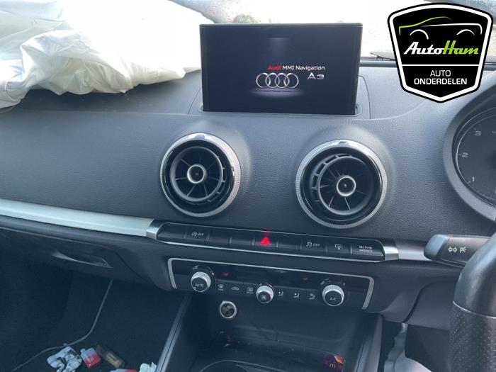 Audi A3 Sportback 1.6 TDI Ultra 16V Épave (2015, Blanc)