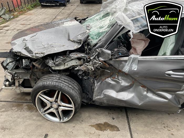 Mercedes CLA 1.6 CLA-180 16V Épave (2016, Gris)