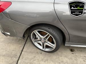 Mercedes CLA 1.6 CLA-180 16V Épave (2016, Gris)