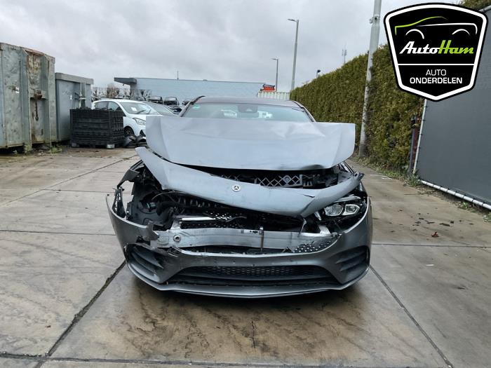 Mercedes A 1.3 A-180 Turbo 16V Épave (2019, Gris)