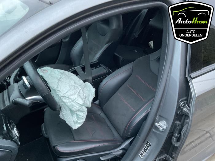 Mercedes A 1.3 A-180 Turbo 16V Épave (2019, Gris)