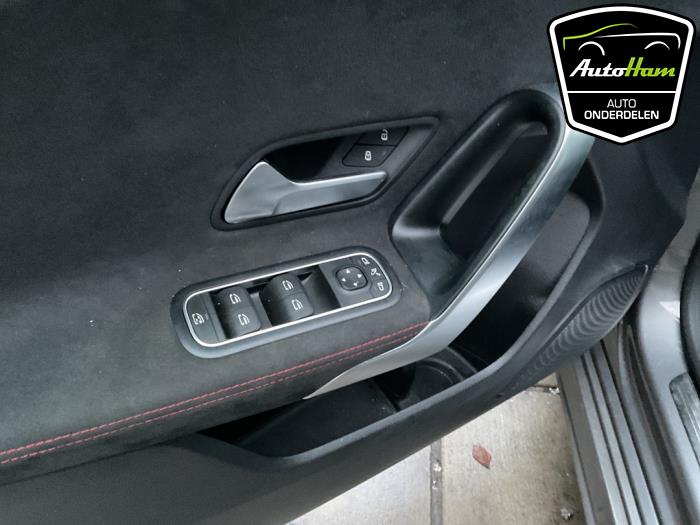Mercedes A 1.3 A-180 Turbo 16V Épave (2019, Gris)