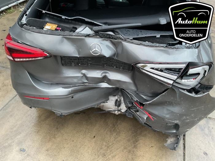 Mercedes A 1.3 A-180 Turbo 16V Épave (2019, Gris)