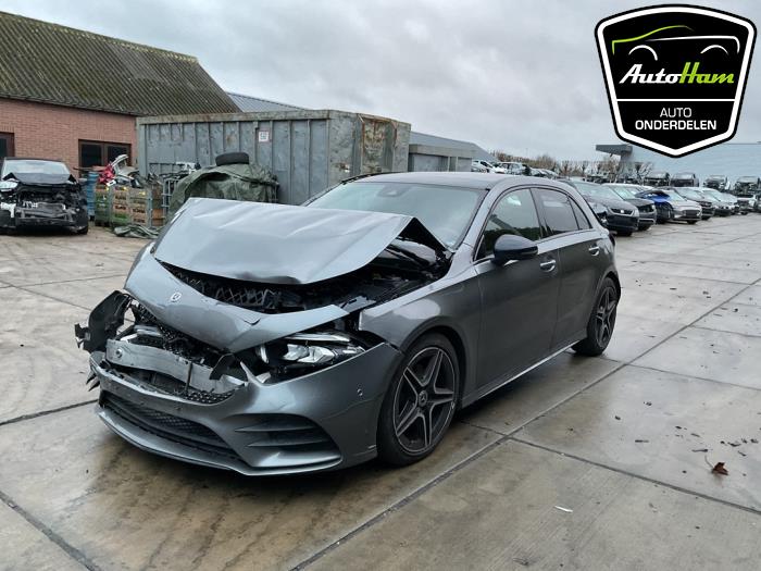 Mercedes A 1.3 A-180 Turbo 16V Épave (2019, Gris)