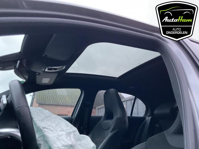 Mercedes A 1.3 A-180 Turbo 16V Épave (2019, Gris)
