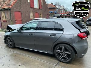 Mercedes A 1.3 A-180 Turbo 16V Épave (2019, Gris)