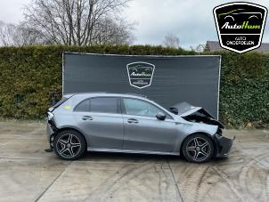 Mercedes A 1.3 A-180 Turbo 16V Épave (2019, Gris)
