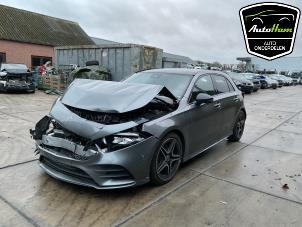 Mercedes A 1.3 A-180 Turbo 16V Épave (2019, Gris)