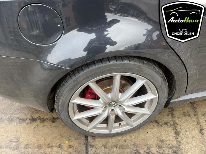 Alfa Romeo 159 3.2 JTS V6 24V Q4 Épave (2008, Noir)