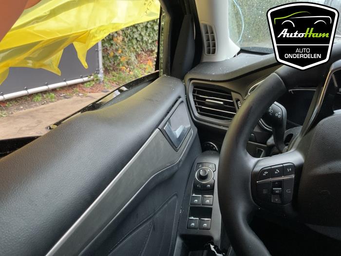 Ford Focus 4 Wagon 1.0 EcoBoost 12V Hybrid 155 Samochód złomowany (2023, Czarny)