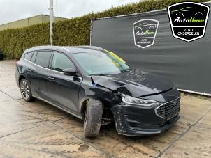 Ford Focus 4 Wagon 1.0 EcoBoost 12V Hybrid 155 Samochód złomowany (2023, Czarny)