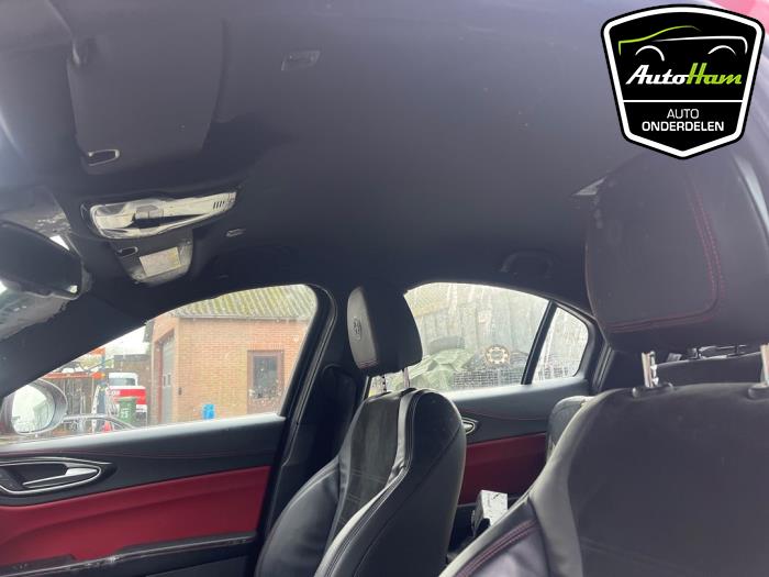Alfa Romeo Giulia 2.9 Bi-Turbo V6 24V Quadrifoglio Verde Épave (2017, Rouge)