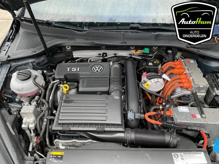 Volkswagen Golf VII 1.4 GTE 16V Épave (2015, Gris)